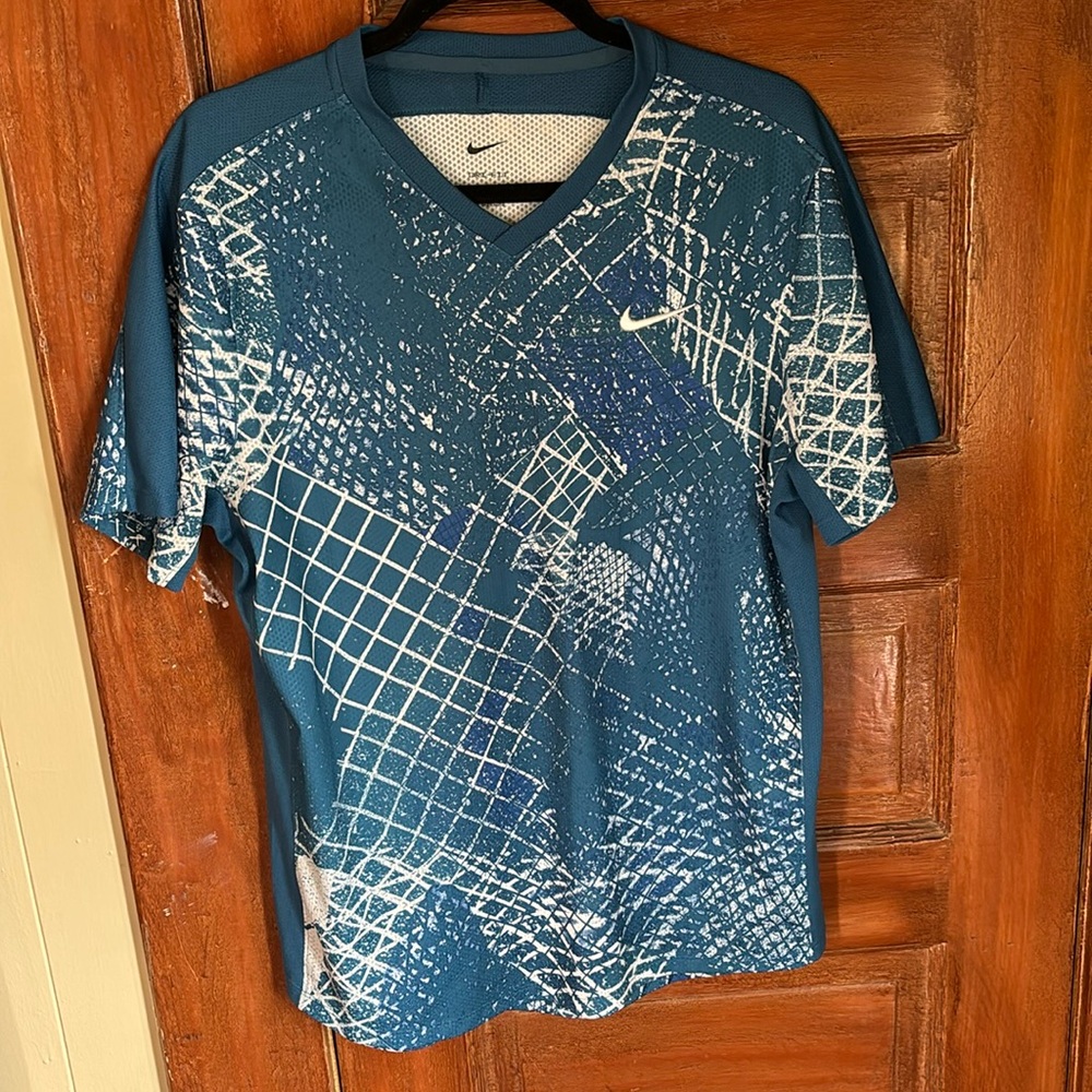 Men’s Nike dry fit blue shirt